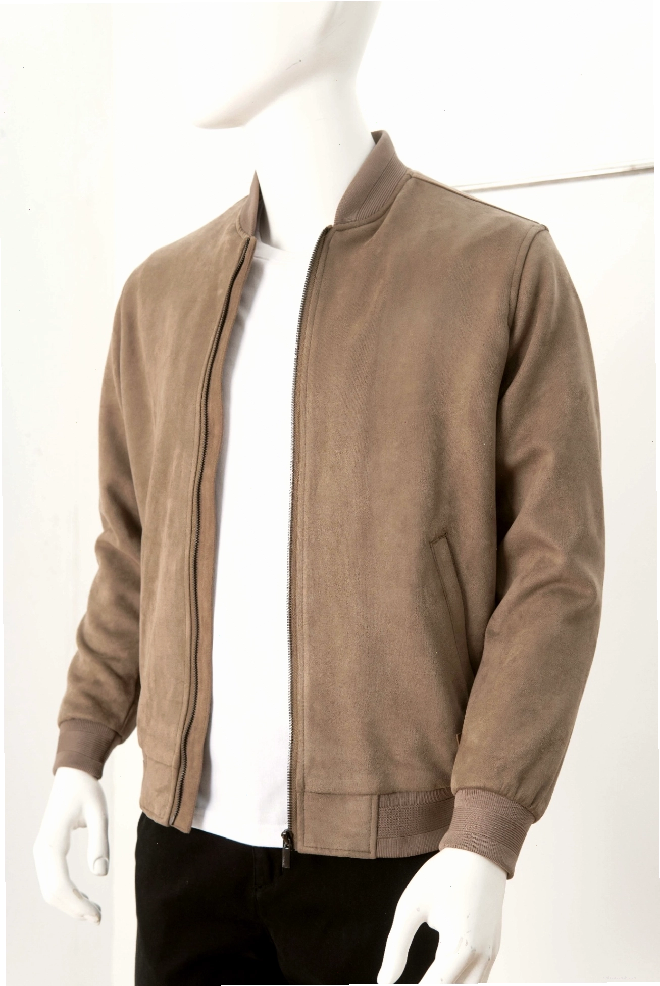 Áo khoác bomber da lộn màu nâu nam, cổ trụ, khóa kéo zip, tay bo chun
