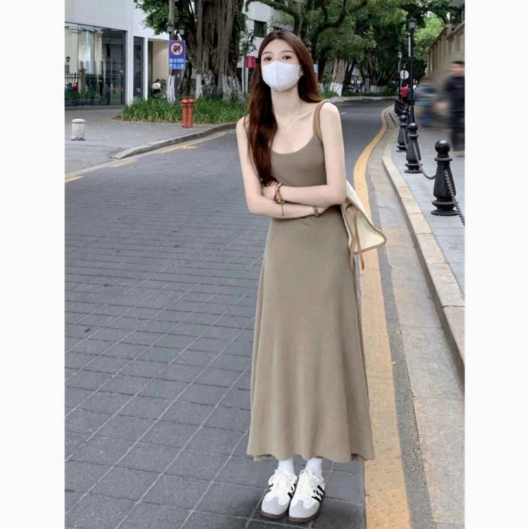 Váy Hai Dây Dáng Dài Mặc Với Áo Gì Chuẩn Street Style 2026